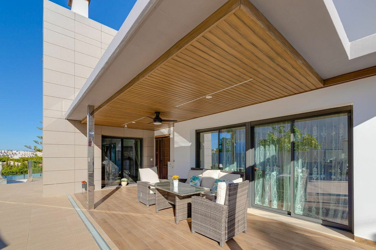 3-bedroom Villa In Orihuela Costa, Spain (461 M²)