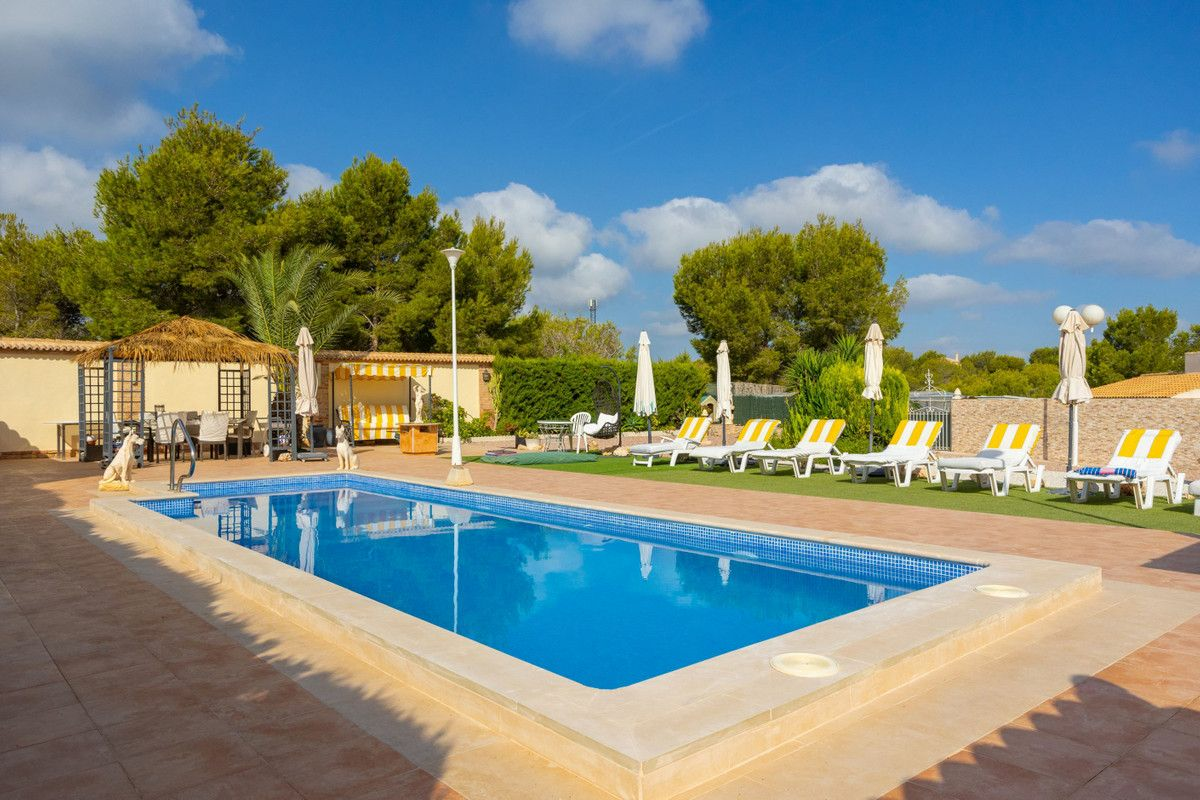 4-bedroom Villa In Orihuela Costa, Spain (271 M²)