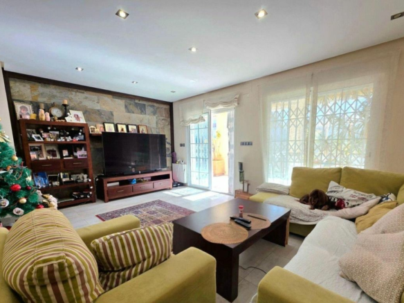 5-bedroom Villa In Orihuela Costa, Spain (265 M²)