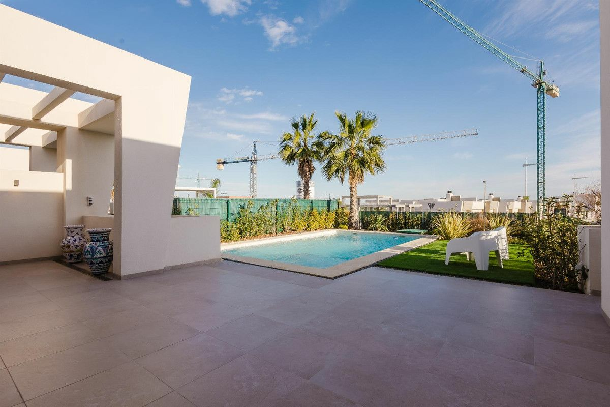 4-bedroom Villa In Algorfa, Spain (362 M²)