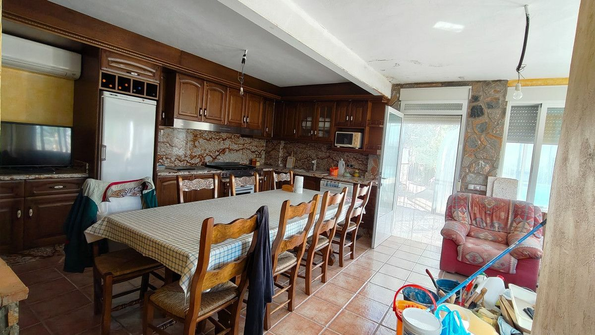 3-bedroom Country House In Abanilla, Spain (301 M²)