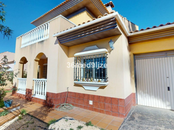 Villa In Los Alcázares