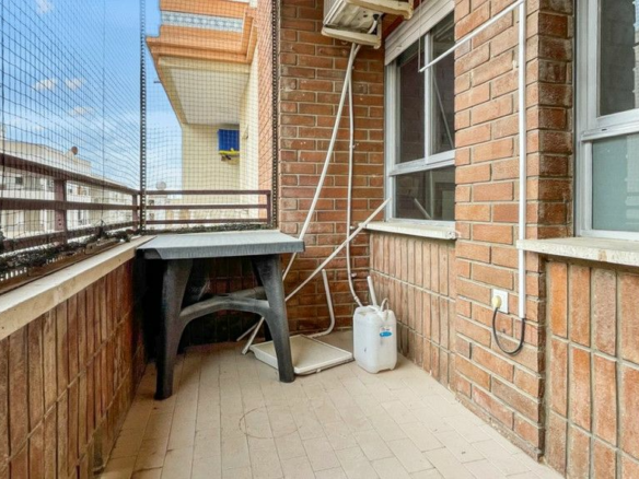 4-bedroom Apartment In Guardamar Del Segura, Spain (137 M²)
