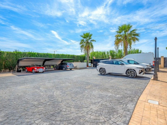 6-bedroom Country House In Almoradi, Spain (300 M²)