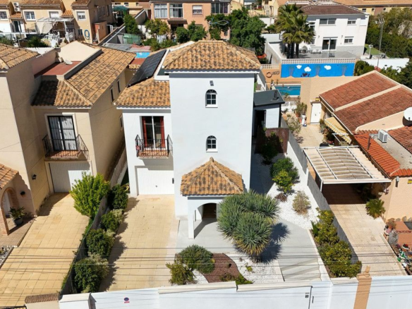 4-bedroom Villa In Torrevieja, Spain (245 M²)