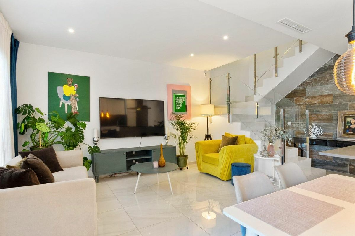 3-bedroom Villa In San Miguel De Salinas, Spain (134 M²)