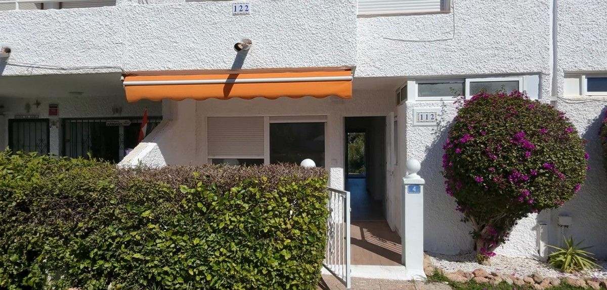 2-bedroom Apartment In Orihuela Costa, Spain (86 M²)