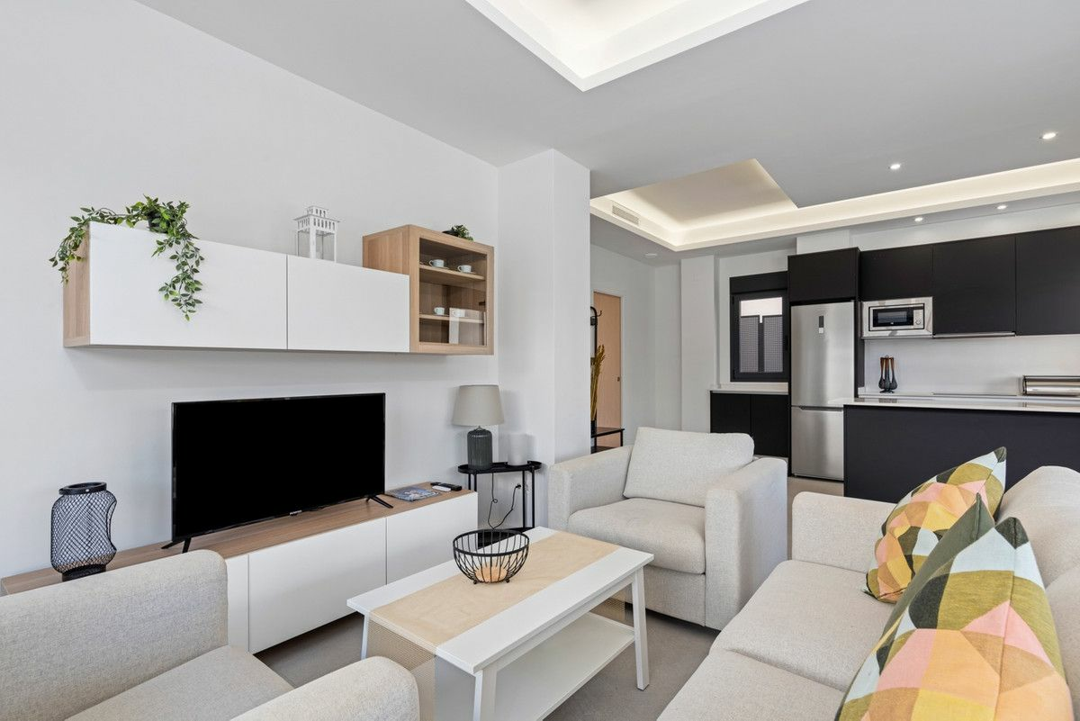 3-bedroom Villa In La Marina, Spain (226 M²)