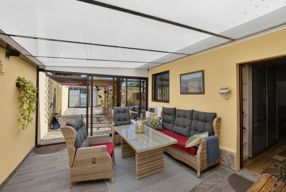 3-bedroom Villa In Torrevieja, Spain (130 M²)
