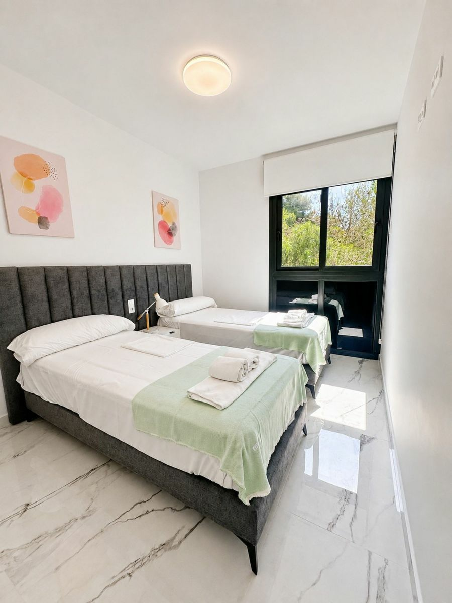 2-4-caeeda 2-bedroom Apartment In Orihuela Costa, Spain (70 M²)