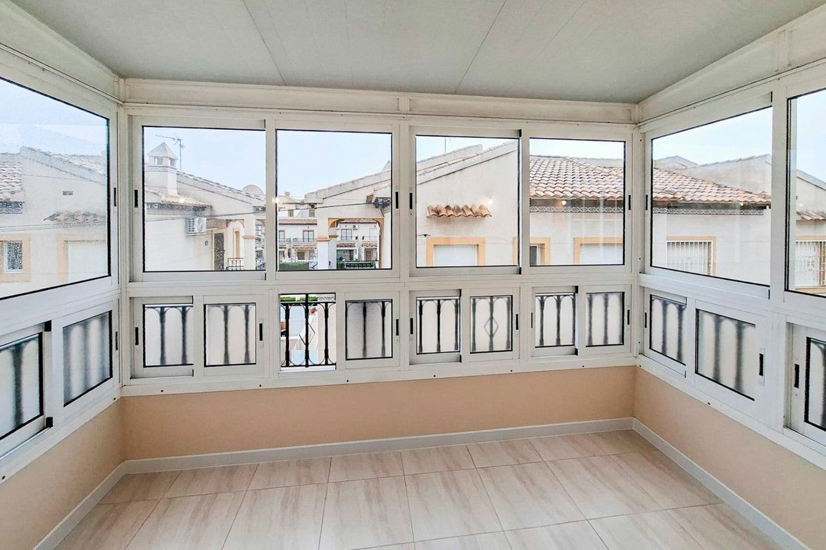 2-bedroom Villa In Torrevieja, Spain (51 M²)