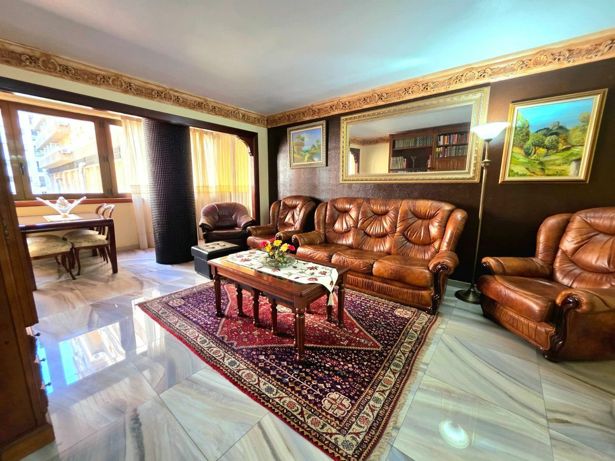 3-bedroom Apartment In Alicante, Spain (167 M²)