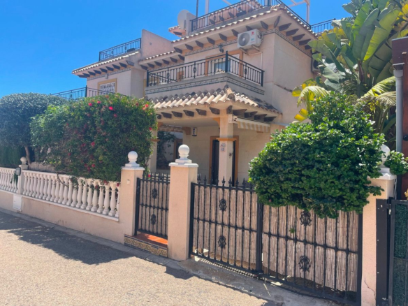 2-bedroom Villa In Orihuela Costa, Spain (75 M²)