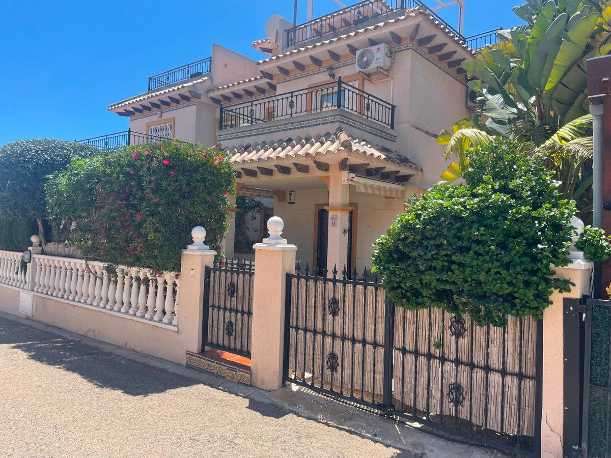 2-bedroom Villa In Orihuela Costa, Spain (75 M²)