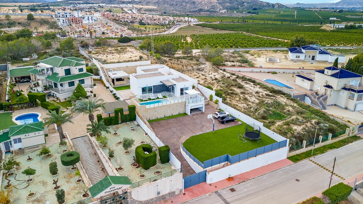 4-bedroom Villa In Algorfa, Spain (216 M²)