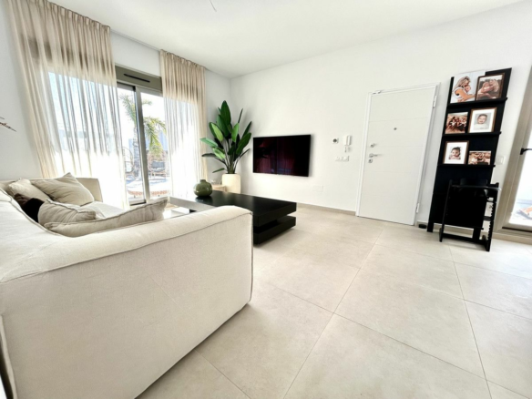 4-bedroom Villa In San Miguel De Salinas, Spain (256 M²)