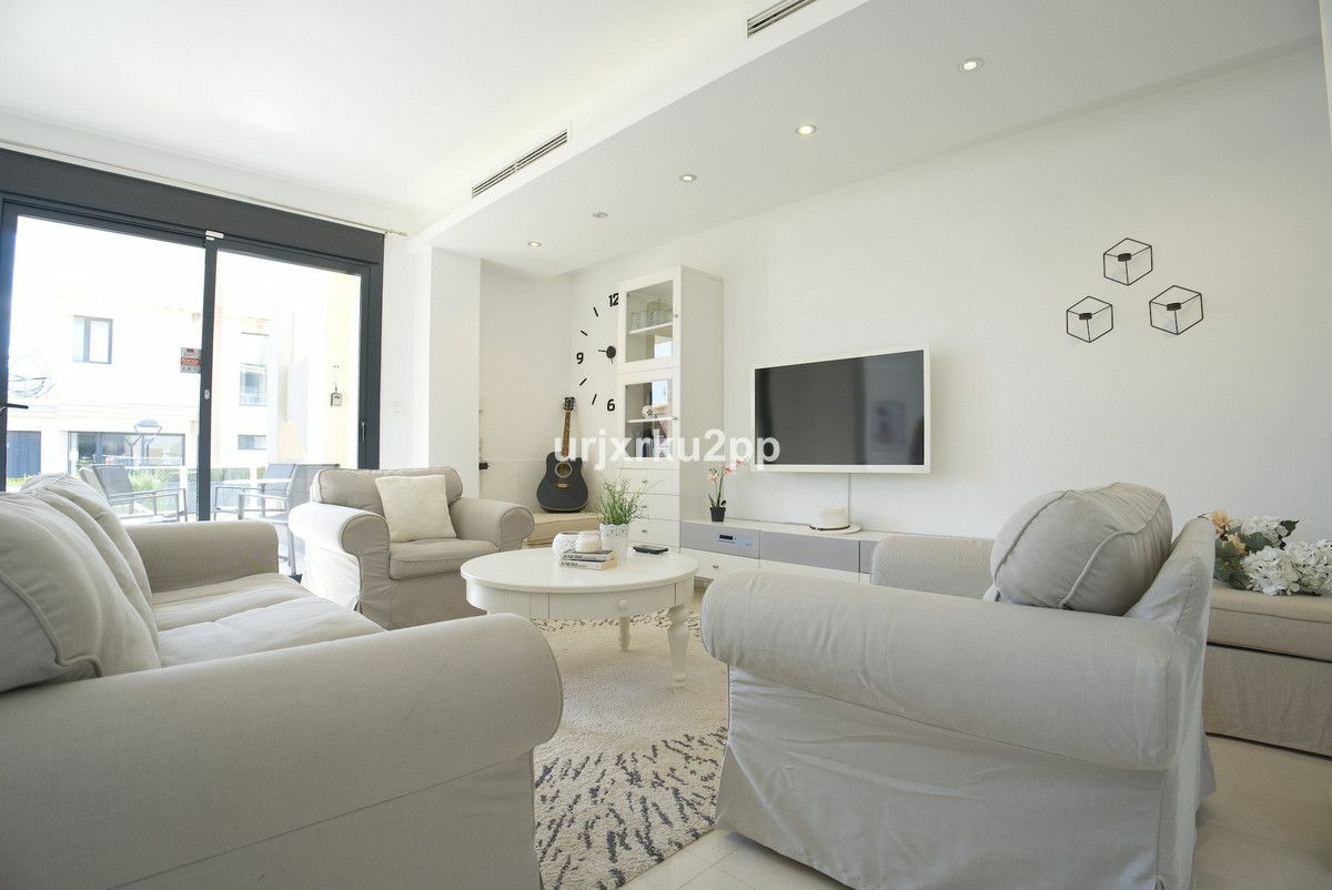3-bedroom House In Orihuela Costa, Spain (100 M²)