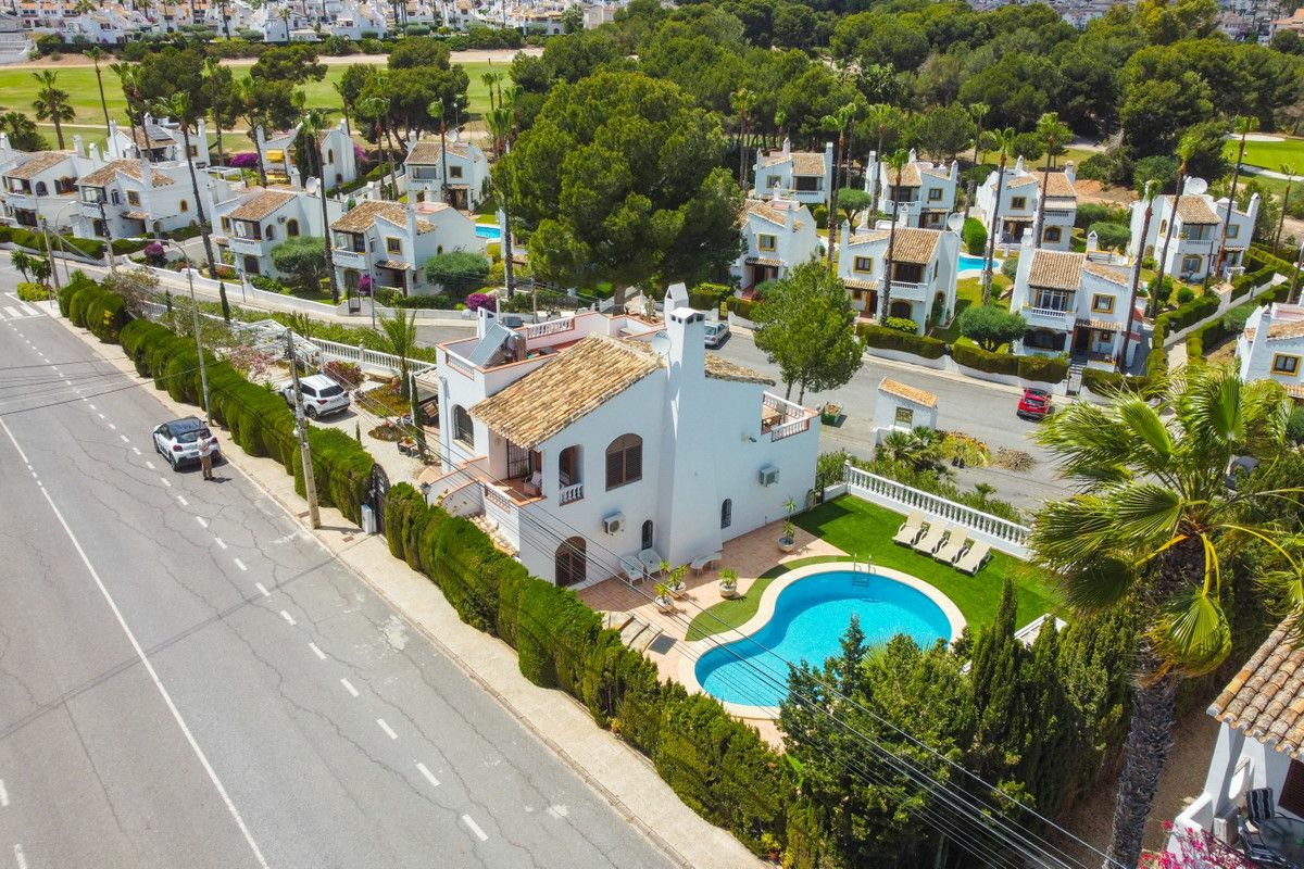 4-bedroom Villa In Orihuela Costa, Spain (150 M²)
