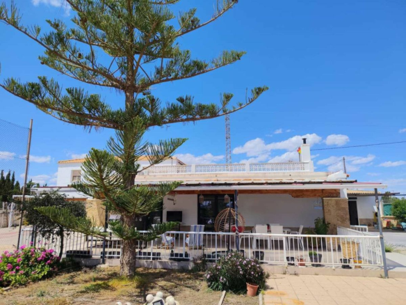 6-bedroom Villa In Los Montesinos, Spain (347 M²)