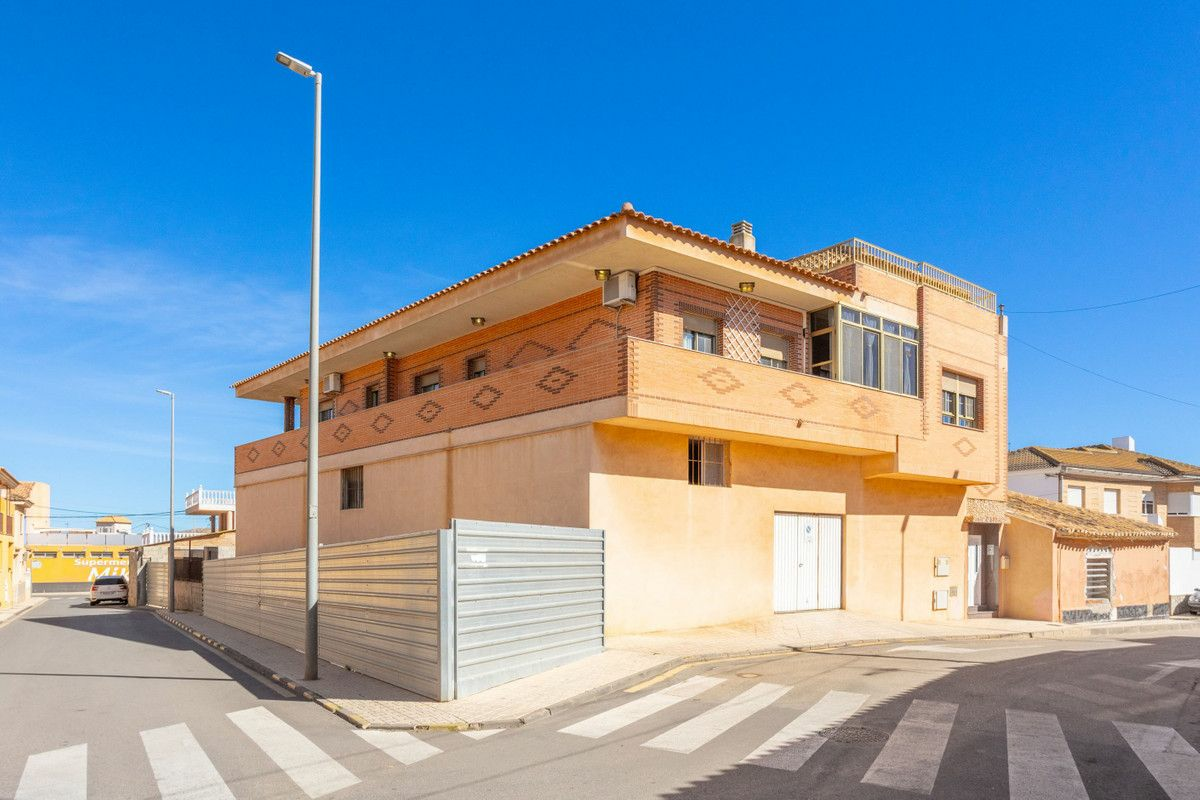 4-bedroom Villa In La Union, Spain (163 M²)