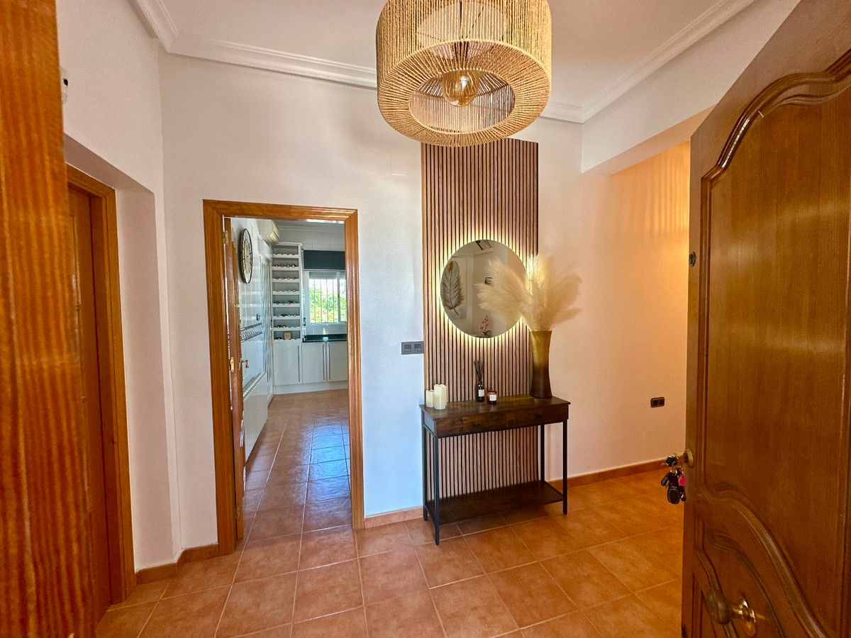 Villa In Catral
