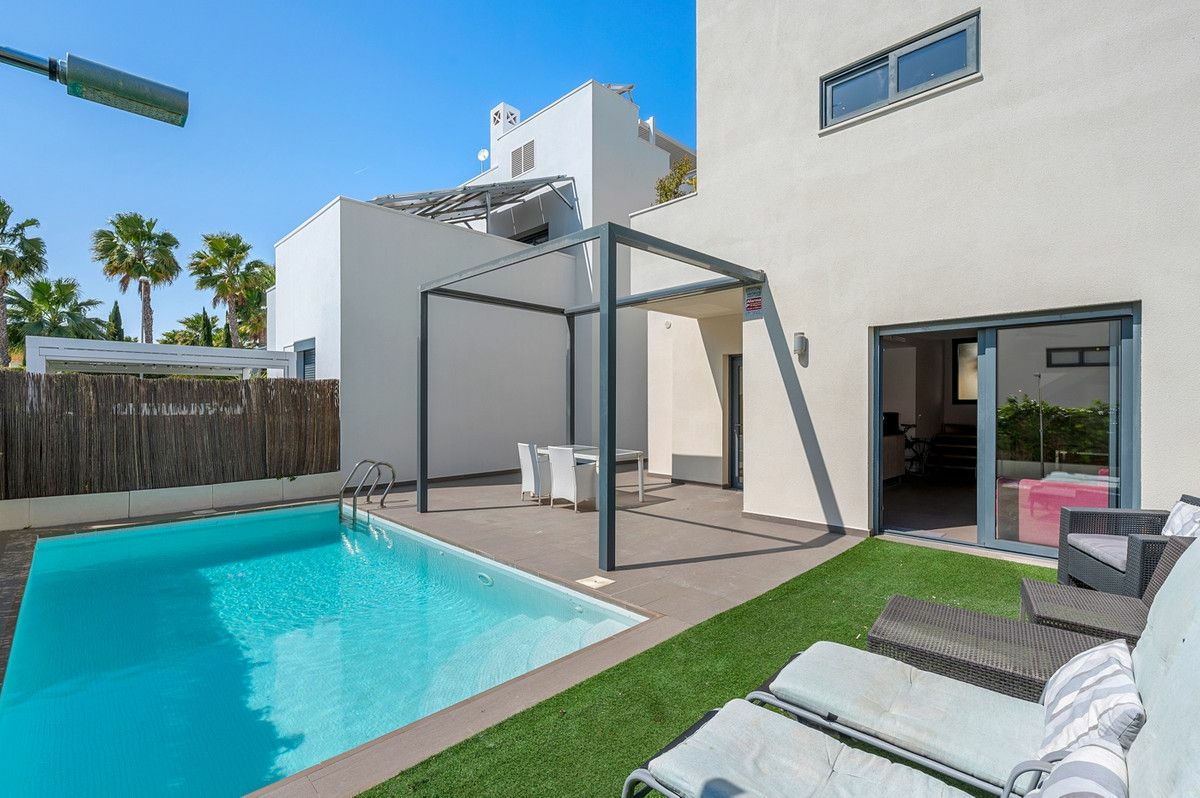 2-bedroom Villa In Rojales, Spain (92 M²)