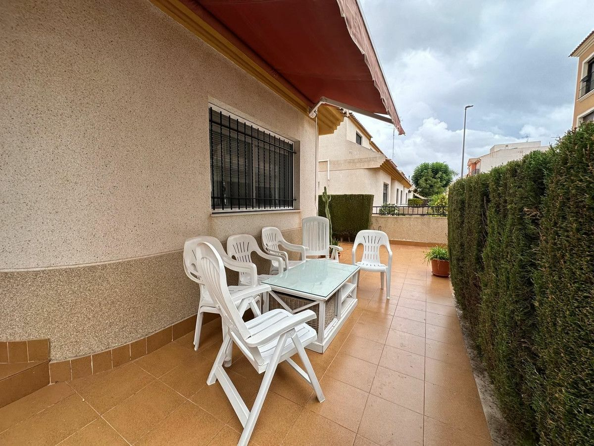 4-bedroom House In Los Alcázares, Spain (82 M²)