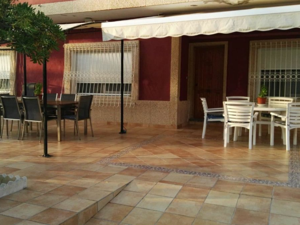 4-bedroom Apartment In Los Alcázares, Spain (145 M²)
