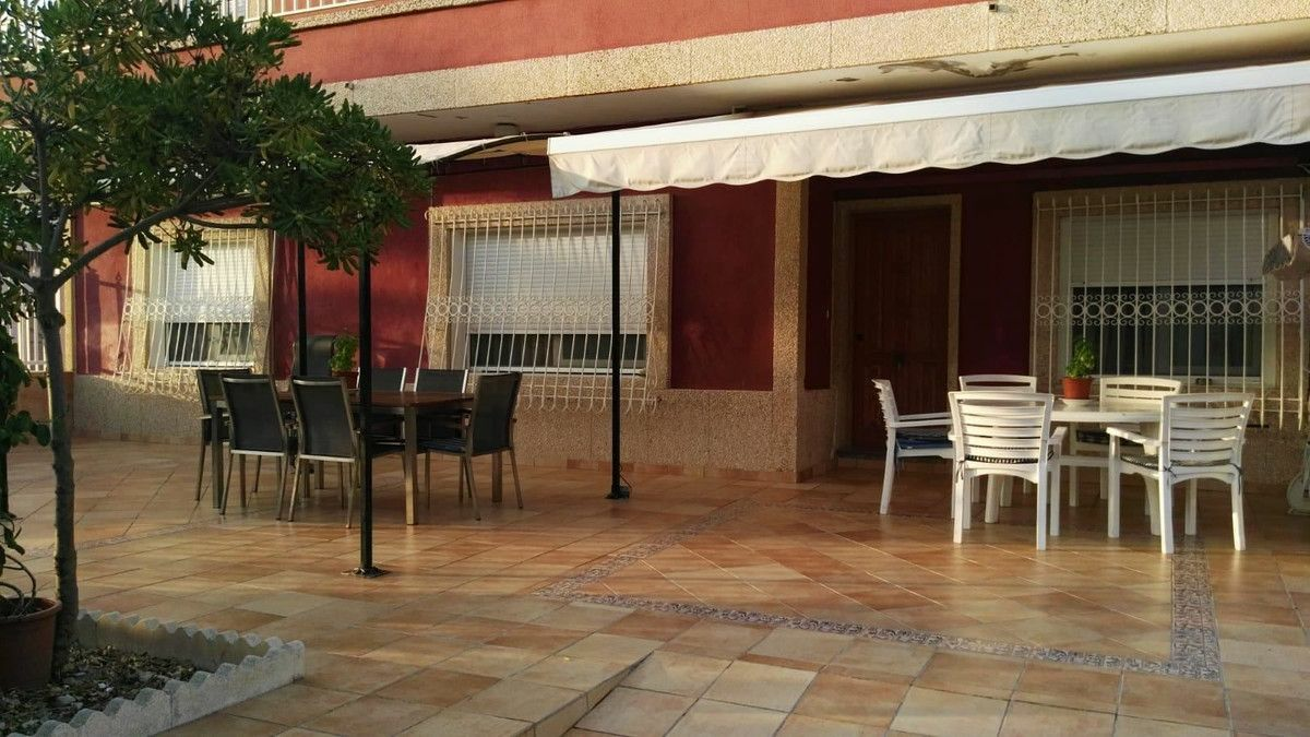 4-bedroom Apartment In Los Alcázares, Spain (145 M²)