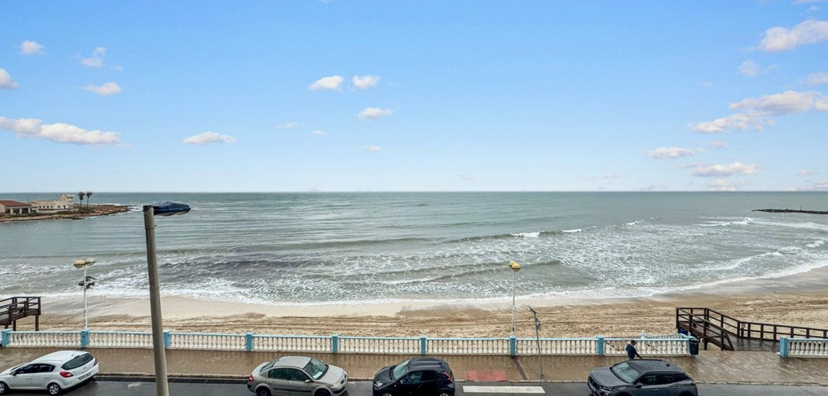 3-bedroom Apartment In Torrevieja, Spain (120 M²)