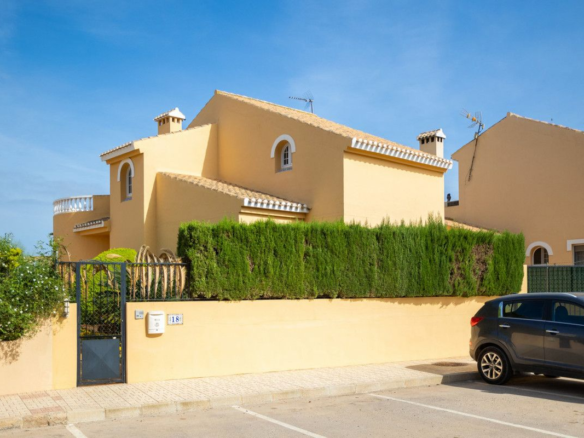 3-bedroom Villa In Cartagena, Spain (138 M²)