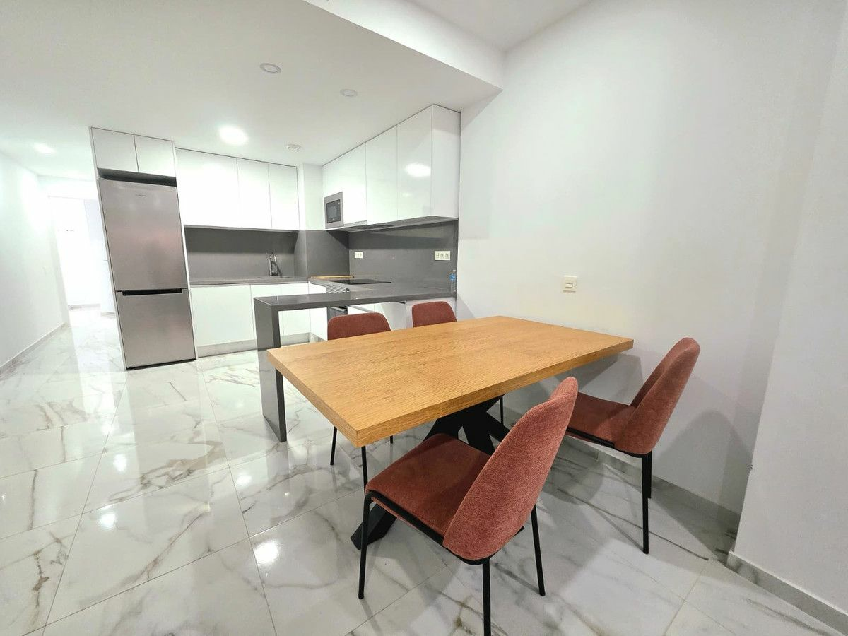 2-bedroom Apartment In Torrevieja, Spain (100 M²)