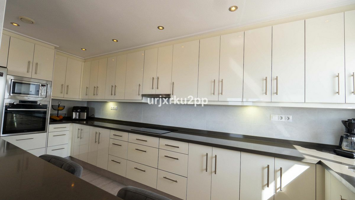 3-bedroom Apartment In Orihuela Costa, Spain (105 M²)