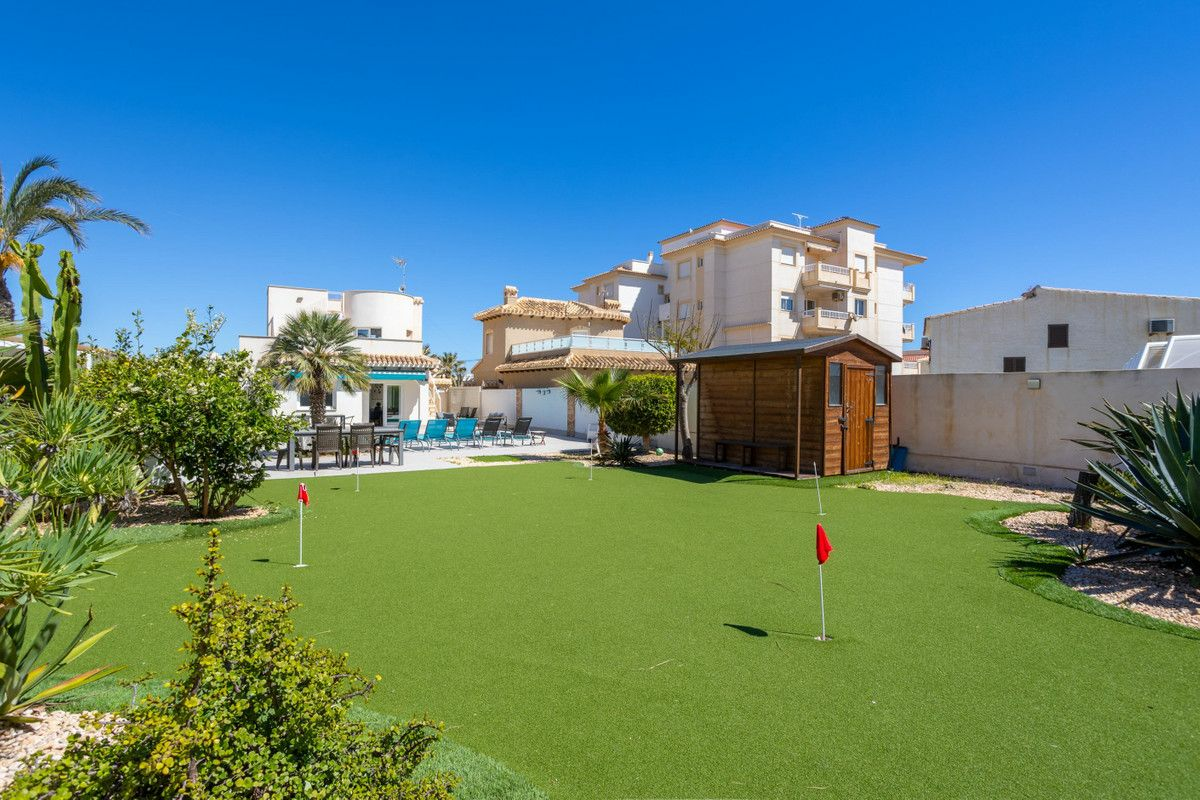 3-bedroom Villa In Orihuela Costa, Spain (94 M²)
