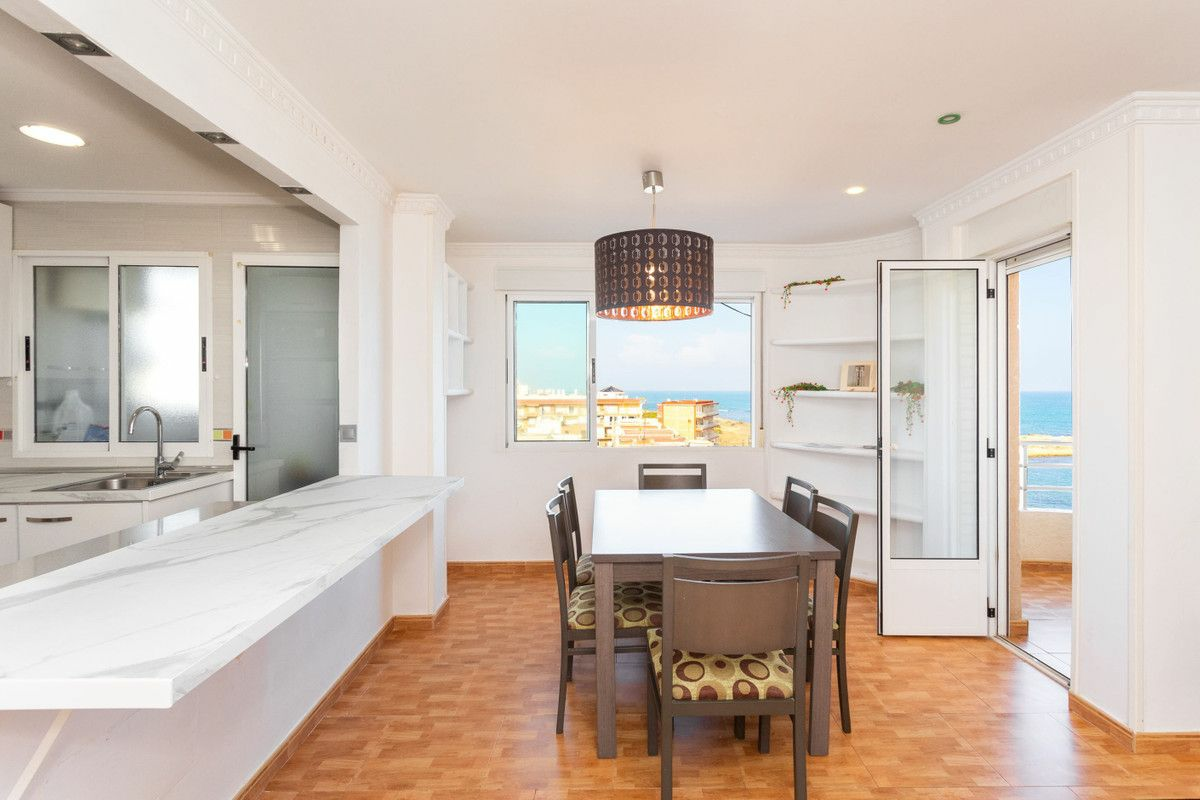3-bedroom Apartment In Torrevieja, Spain (80 M²)