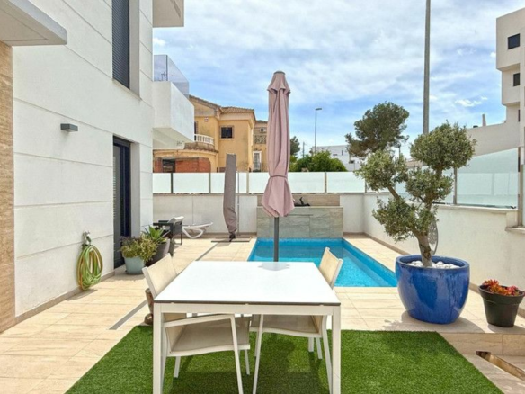 3-bedroom Villa In Orihuela Costa, Spain (190 M²)