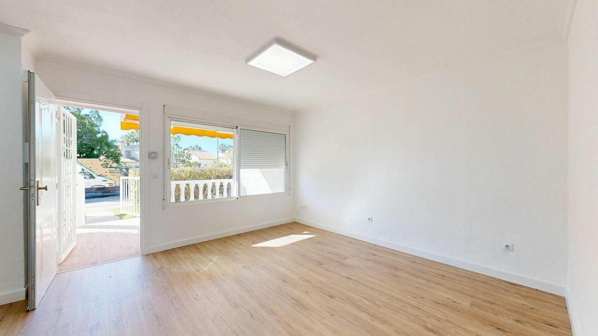2-bedroom Villa In Orihuela Costa, Spain (86 M²)
