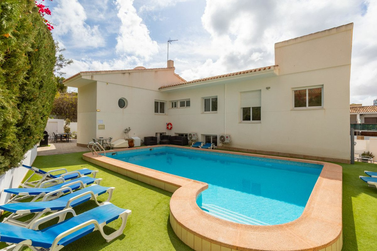 8-bedroom Villa In Orihuela Costa, Spain (446 M²)