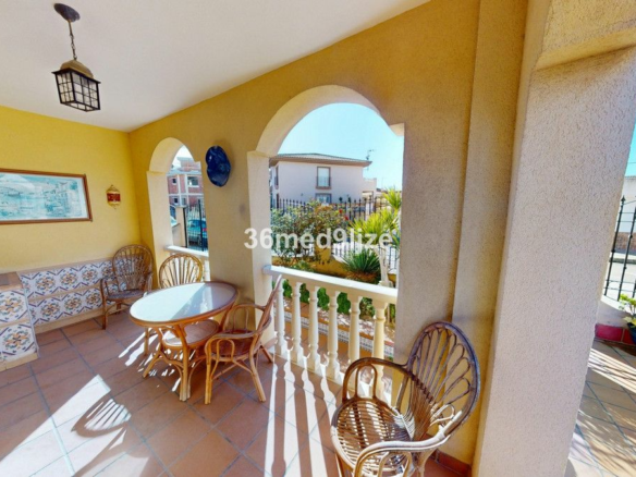 Villa In Los Alcázares