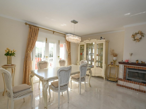 4-bedroom Villa In Torrevieja, Spain (234 M²)