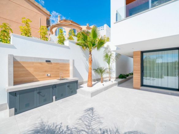 4-bedroom Villa In Rojales, Spain (203 M²)