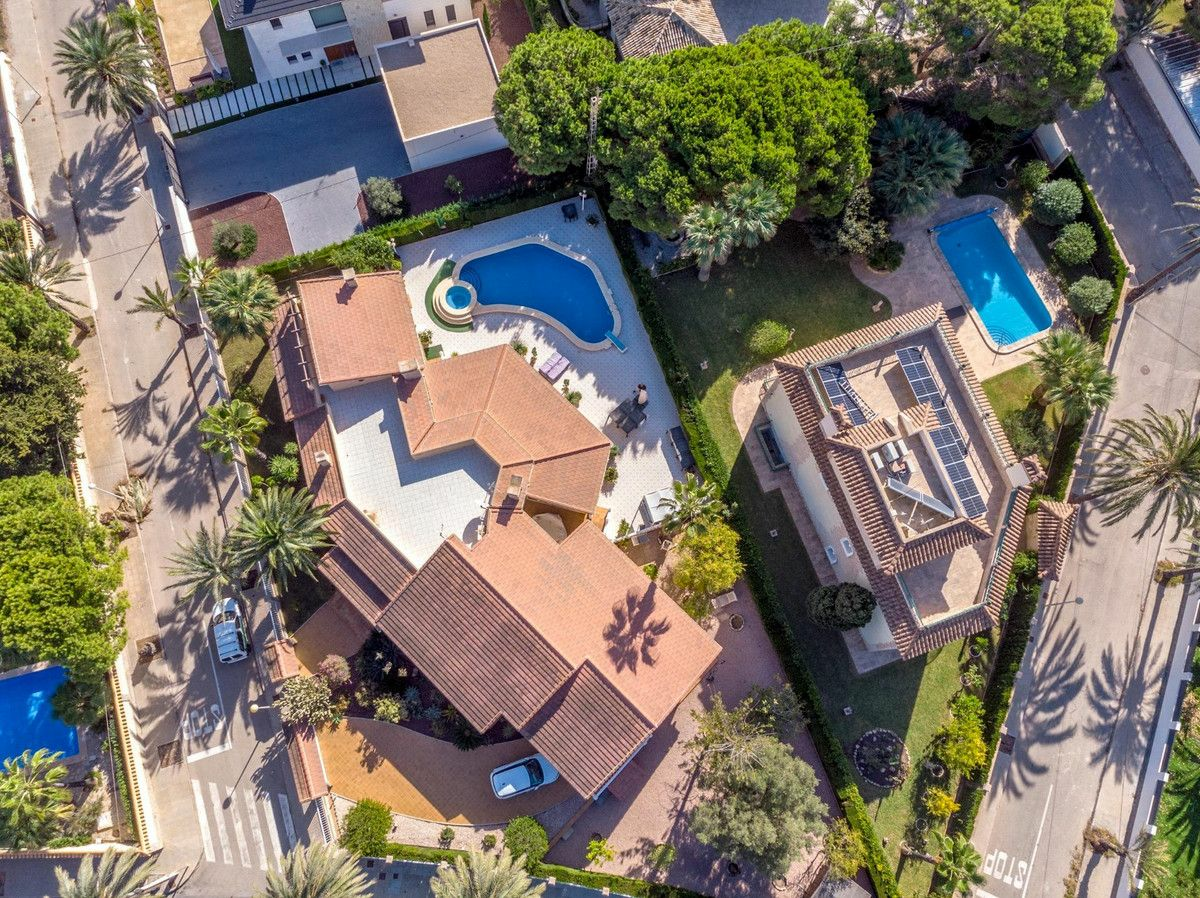 3-bedroom Villa In Cabo Roig, Spain (340 M²)