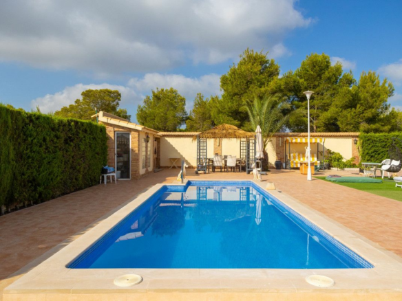 4-bedroom Villa In Orihuela Costa, Spain (271 M²)