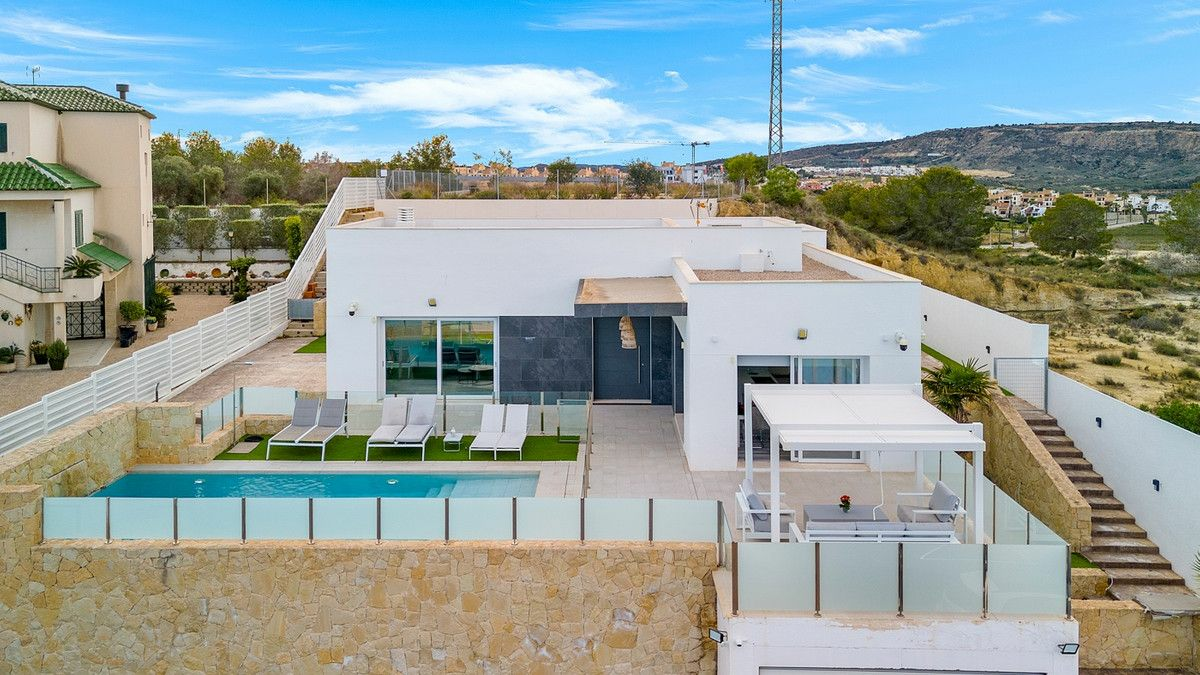 4-bedroom Villa In Algorfa, Spain (216 M²)