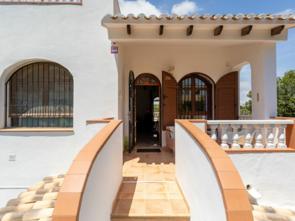 4-bedroom Villa In Orihuela Costa, Spain (150 M²)