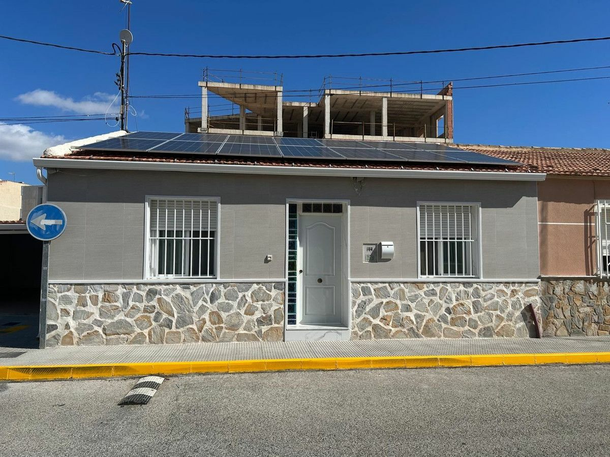 4-bedroom House In Los Montesinos, Spain (152 M²)