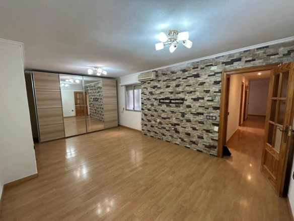 3-bedroom Apartment In Alicante, Spain (89 M²)