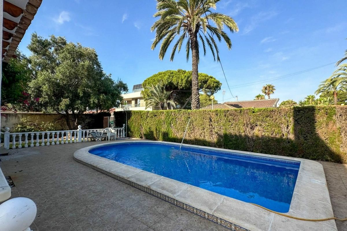 4-bedroom Villa In Cabo Roig, Spain (180 M²)