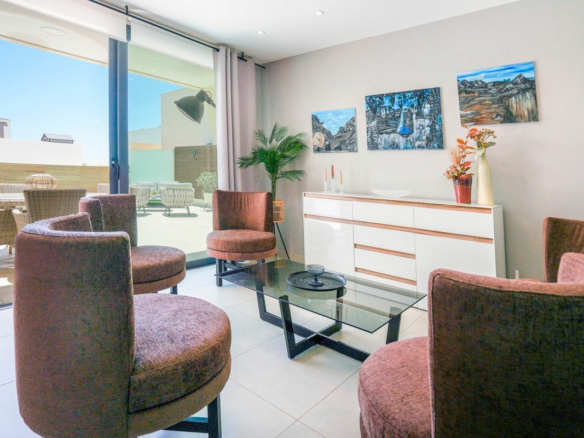 4-bedroom Villa In Benijofar, Spain (240 M²)