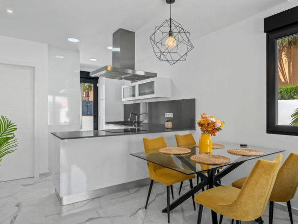 3-bedroom Villa In Torrevieja, Spain (105 M²)